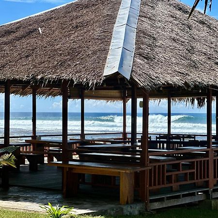 Naibos Baturundung Surf Resort מראה חיצוני תמונה