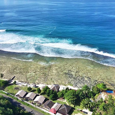 Naibos Baturundung Surf Resort מראה חיצוני תמונה