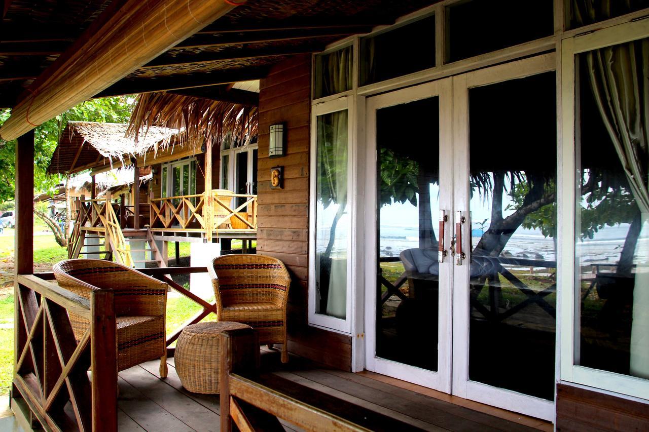 Naibos Baturundung Surf Resort מראה חיצוני תמונה
