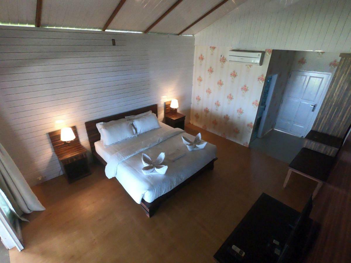 Naibos Baturundung Surf Resort מראה חיצוני תמונה