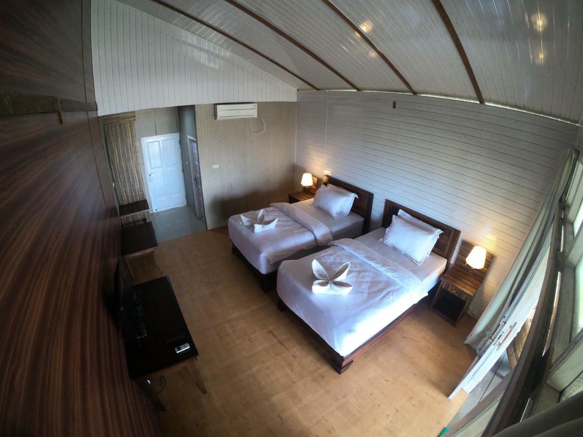 Naibos Baturundung Surf Resort מראה חיצוני תמונה